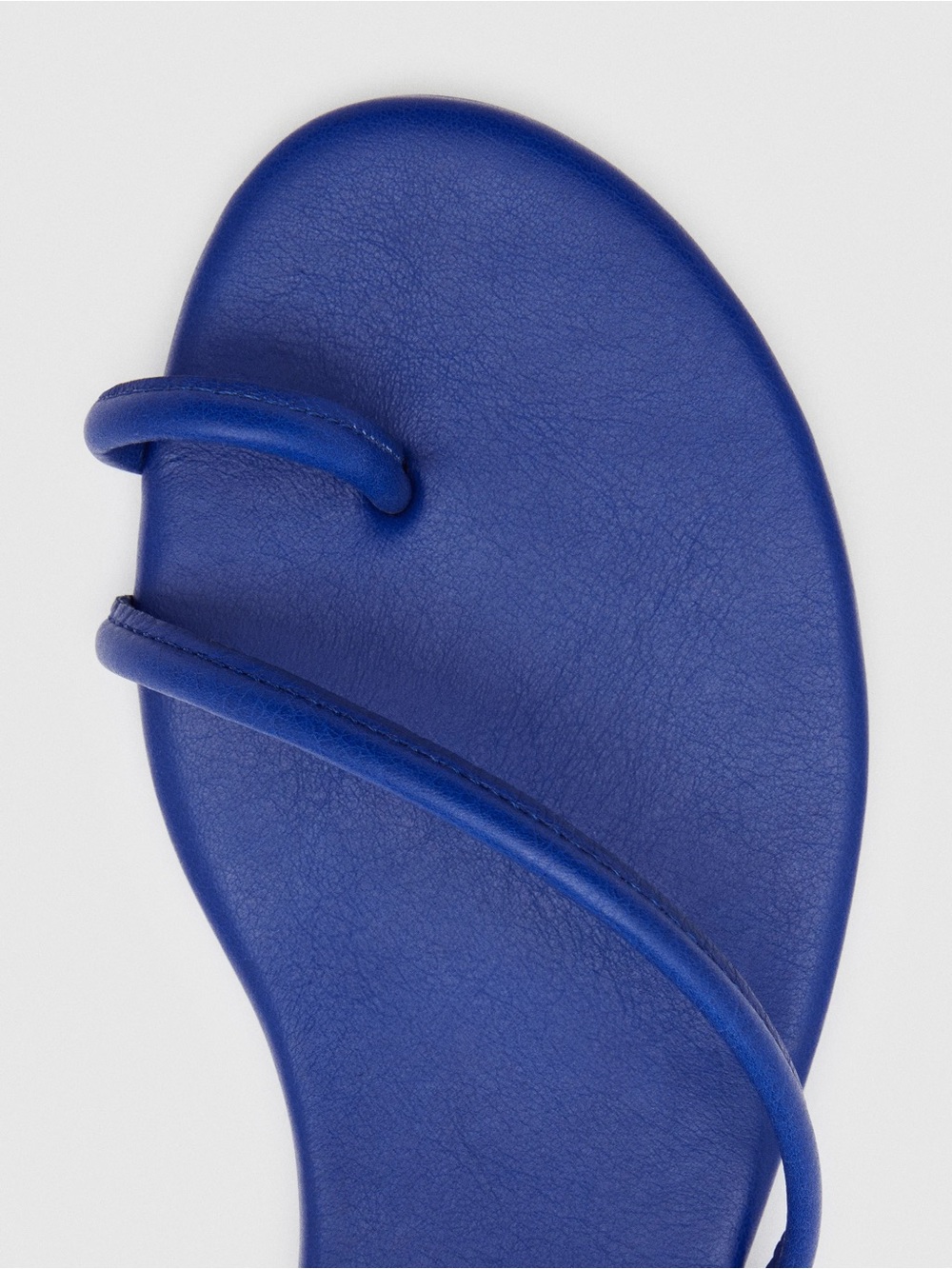Reformation Ludo Toe Ring Strappy Flat Sandals - Cobalt Blue Size 6 - Picture 2 of 8